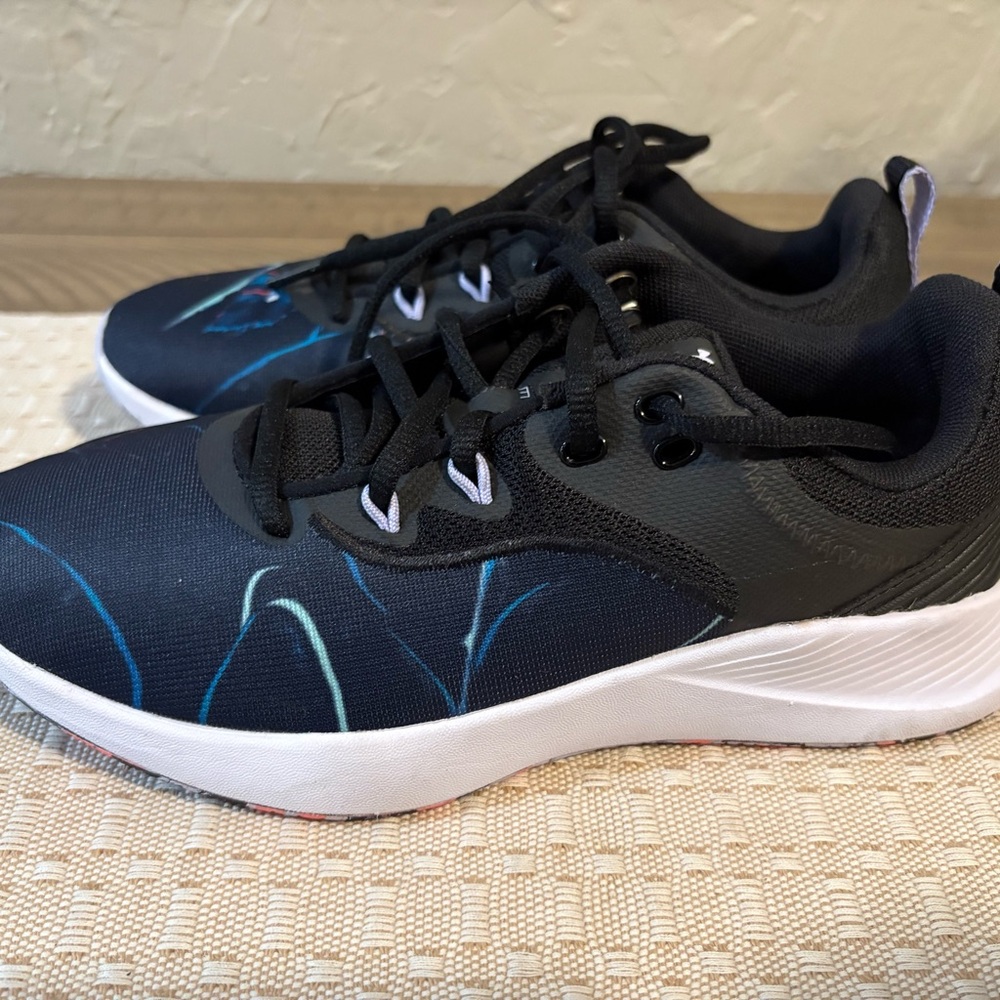 Under Armour Women’s Charged Breathe Black/ blue Sneakers size 7
